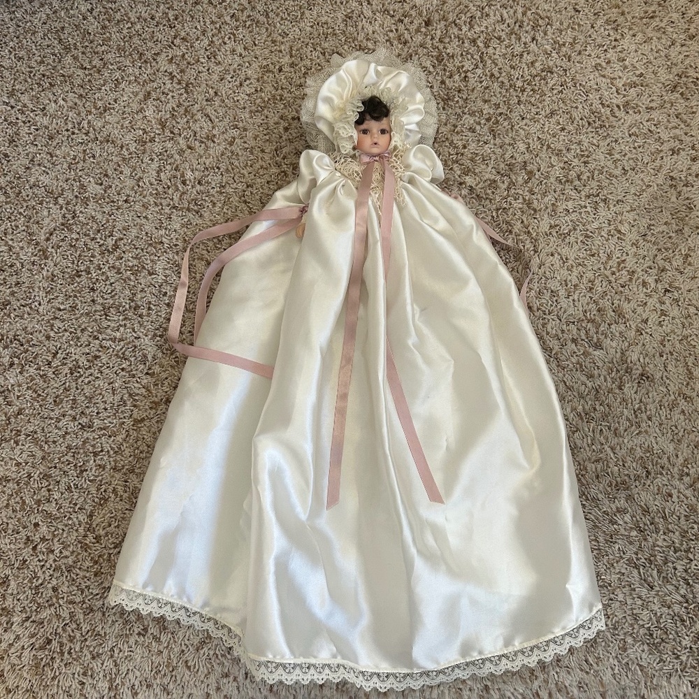 Elsie Massey Limited Edition Porcelain Doll. Excellent Condition